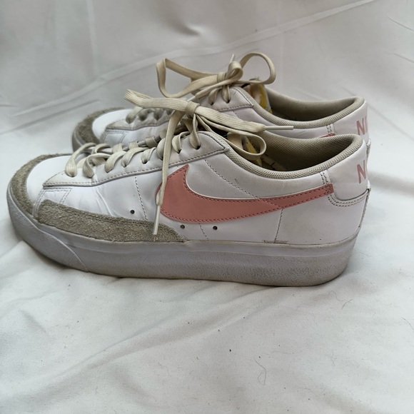 Nike Women's White and Pink Blazer Sneakers 11 - Picture 3 of 5